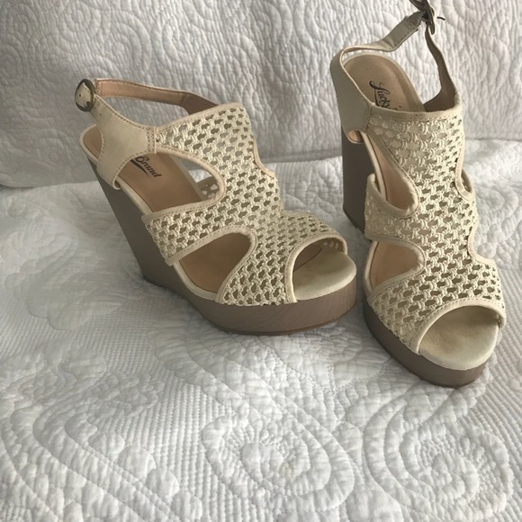 Lucky Brand Wedges - Picture 2 of 3